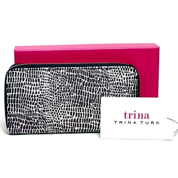 NWT Trina Turk Black & White Croc Vegan Leather Zip Around Wallet - Picture 2 of 10